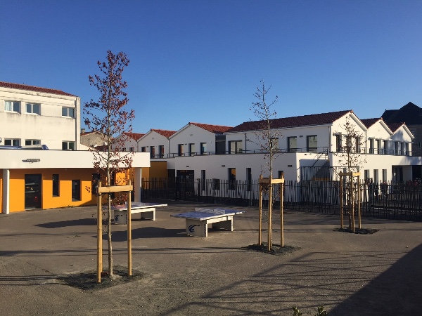 Self et école St elme.JPG