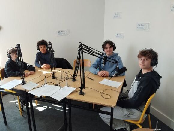 3medias_quotidienne_semainedeslangues2025